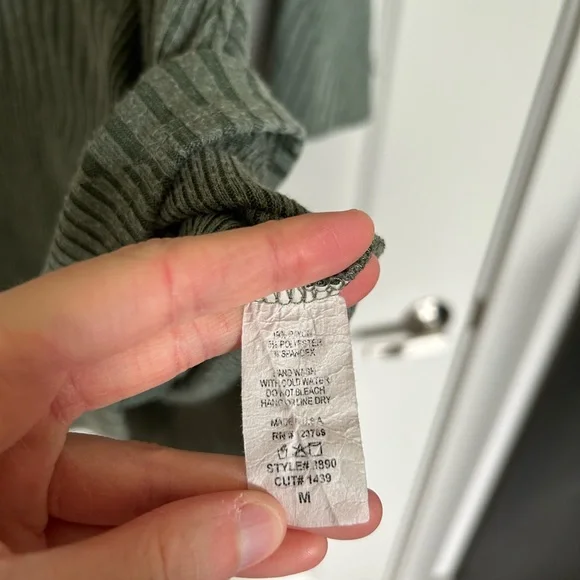 Jolie Los Angeles Olive Ribbed Knit Flared Sleeve pattern Dress - Picture 5 of 5